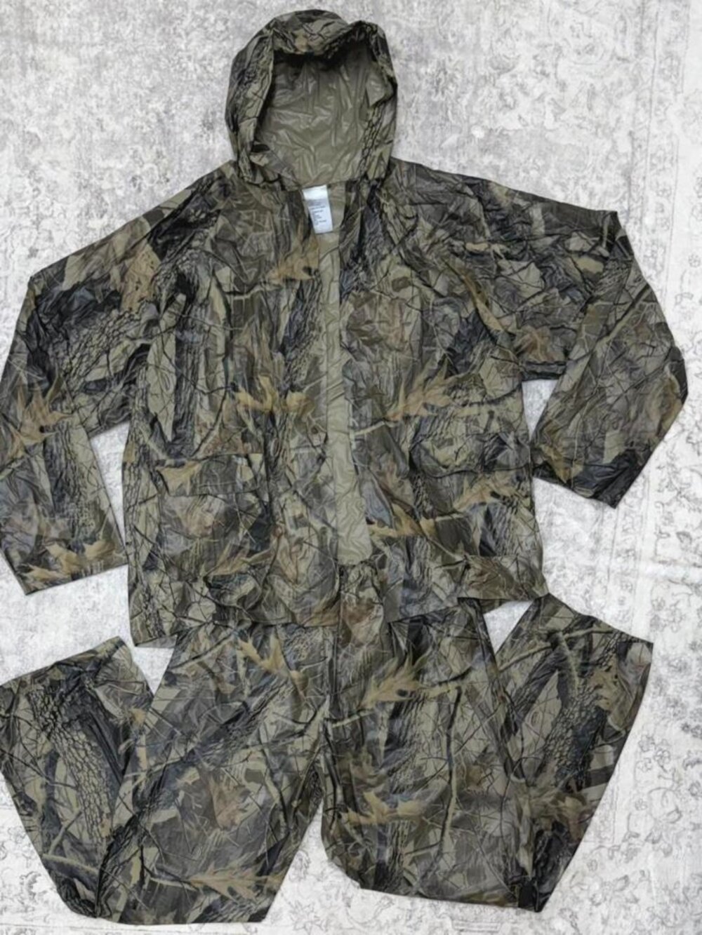 90s Realtree camo outdoor waterproof raincoat set